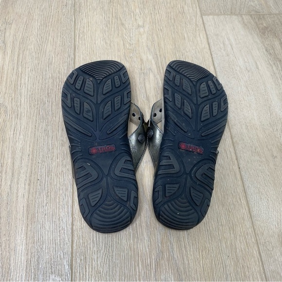 TAOS Red Willow Collection Sandals Size 9 Silver - Picture 5 of 6